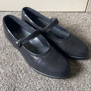 SAS MARY JANES